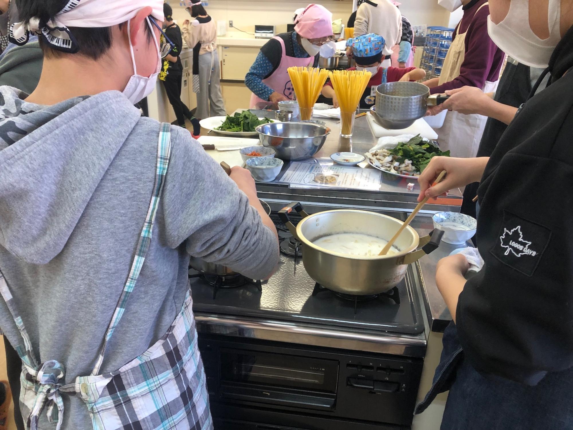 エコクラブ調理実習の様子