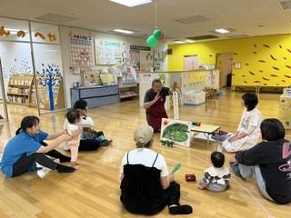 腹ペコあおむしを演じる直ちゃん
