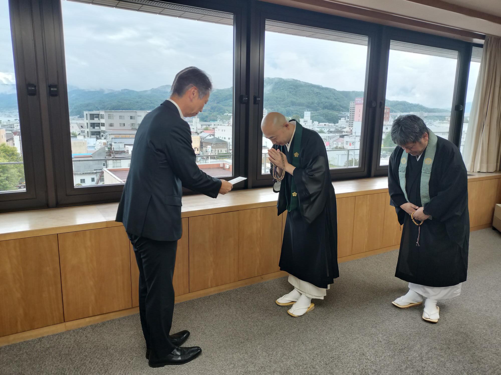 長野県仏教会寄附来訪