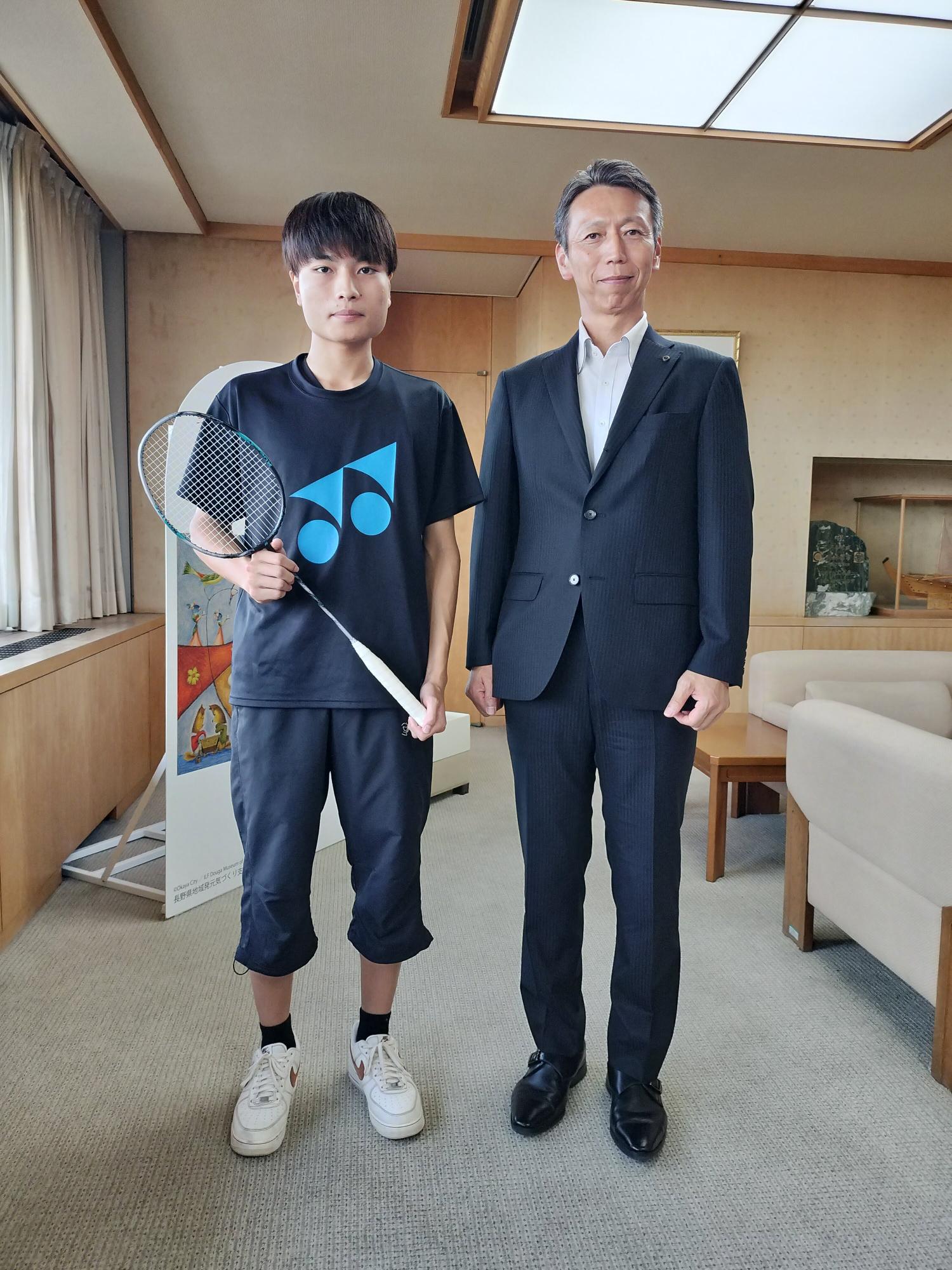 全国高等専門学校バトミントン大会表敬訪問