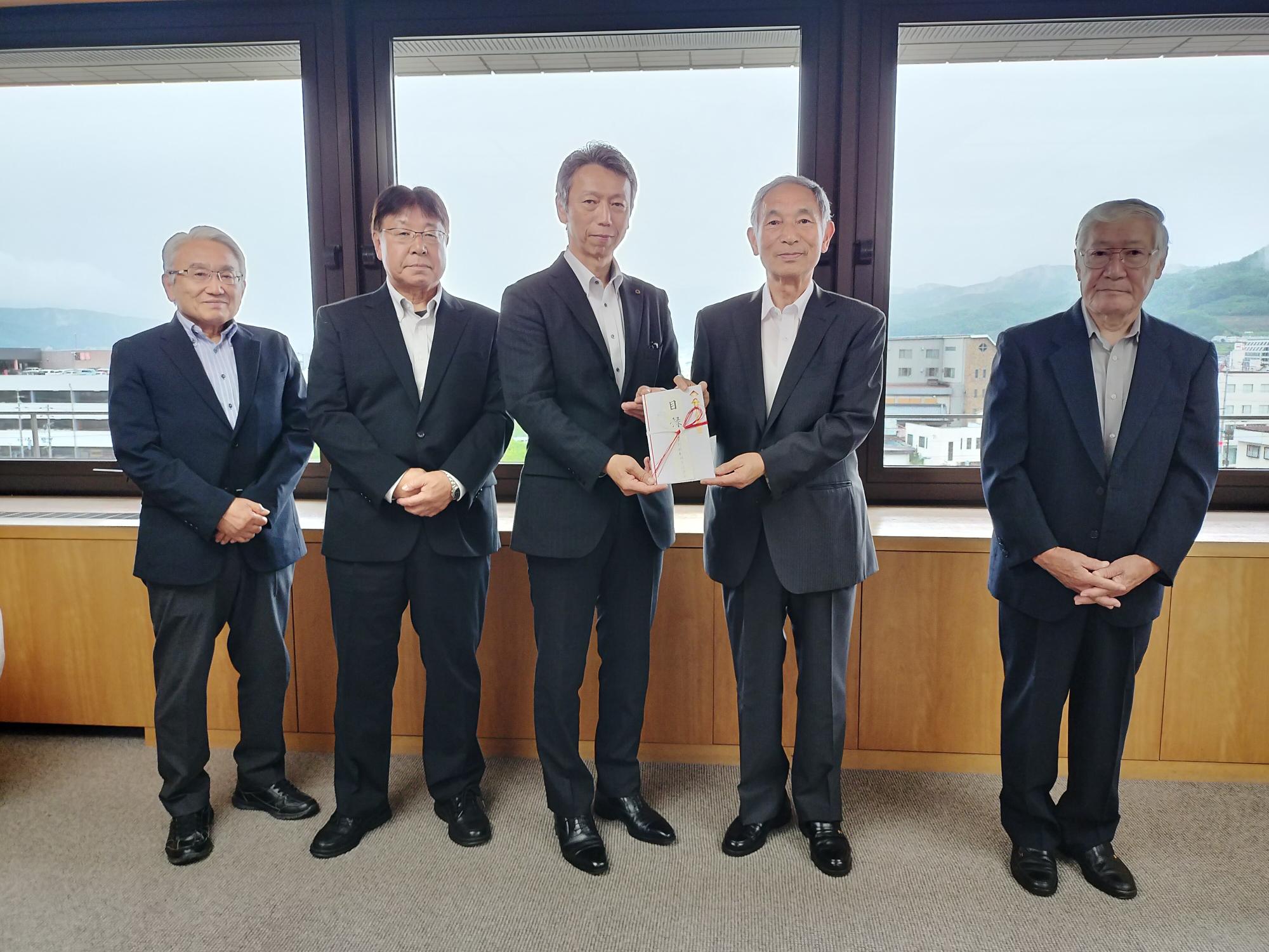小口太郎顕彰碑等保存会寄付金贈呈式