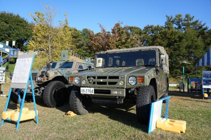 自衛隊車輛