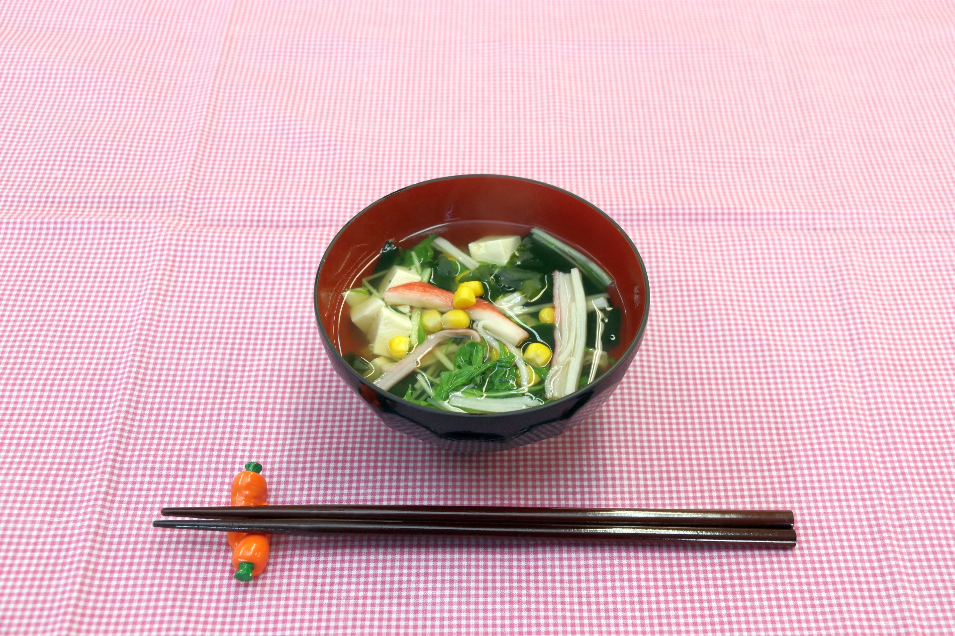 豆腐とわかめの中華スープの写真