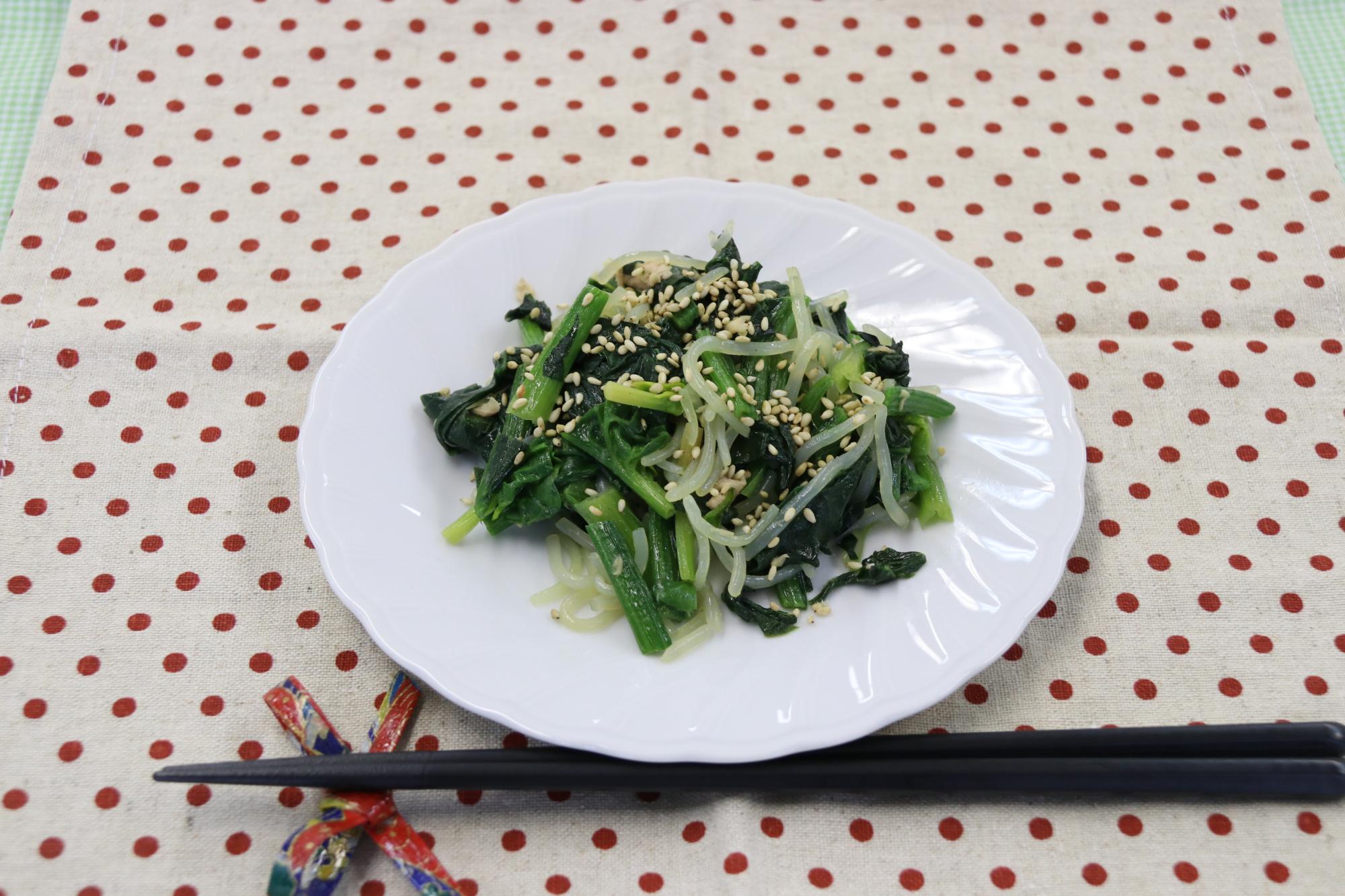しらたきとほうれん草の炒め物