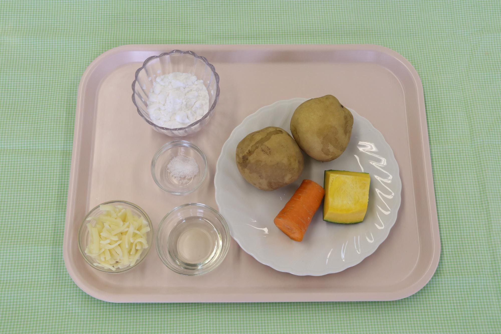 カラフルじゃがもちの材料の写真