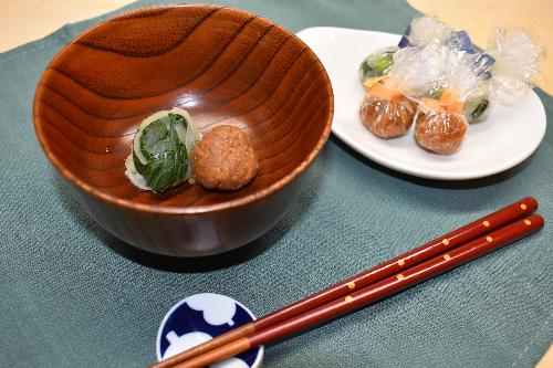 味噌玉を使った即席みそ汁の写真