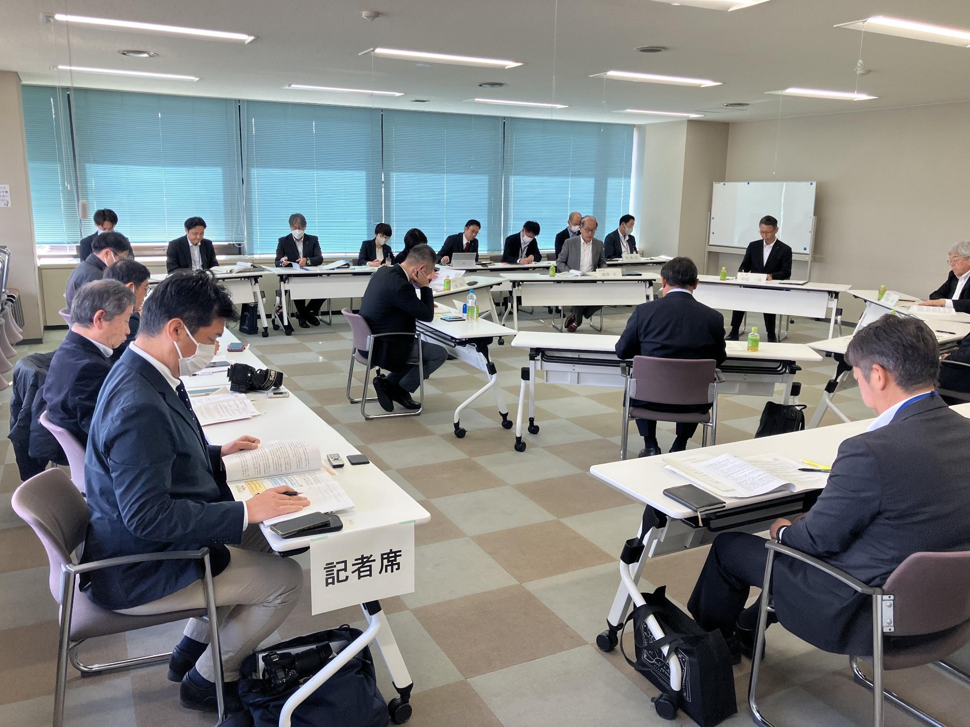 令和7年度 岡谷市総合教育会議の様子1