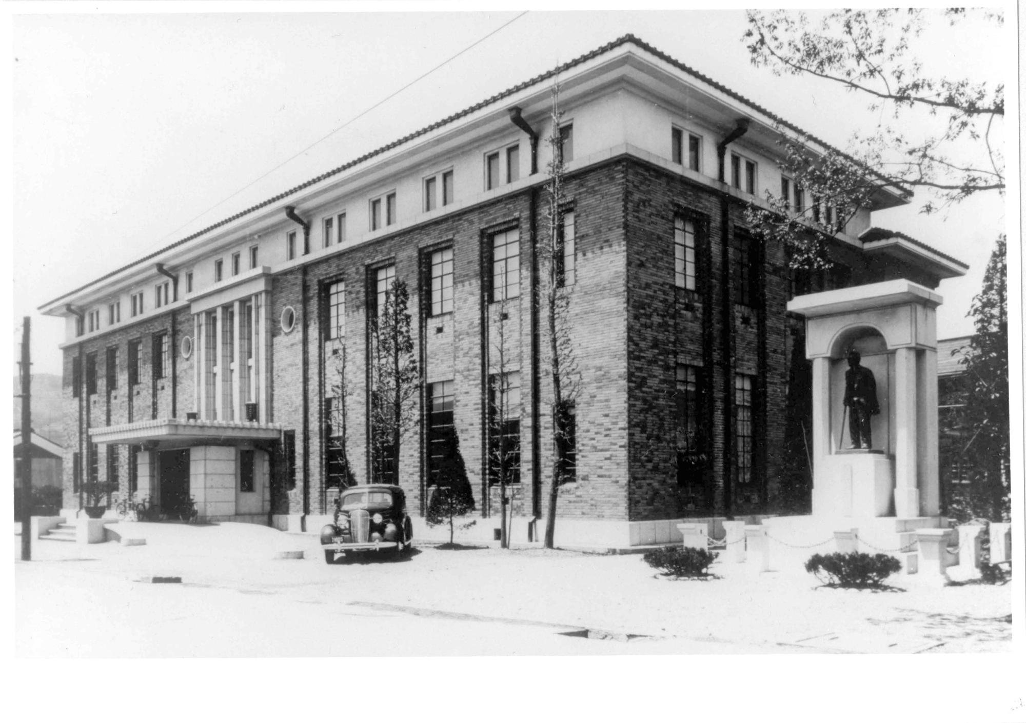 昭和11（1936）年当時の旧岡谷市役所庁舎