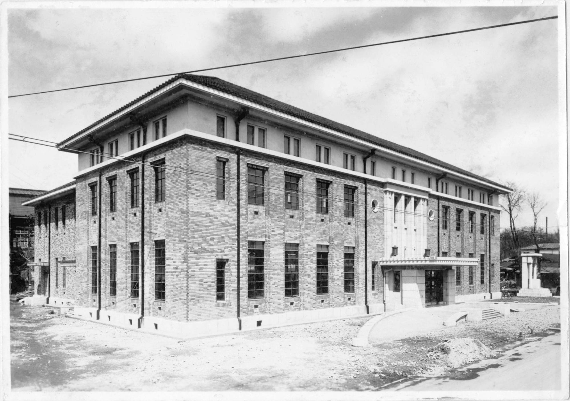 昭和11（1936）年当時の旧岡谷市役所庁舎外観