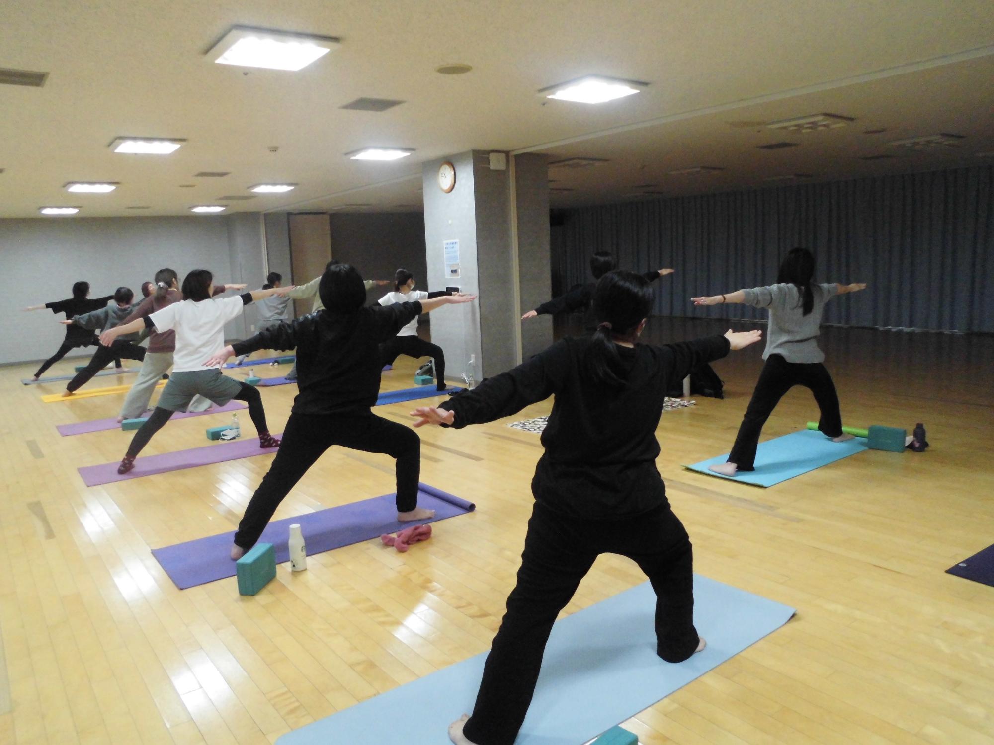 ヨガ戦士のポーズ