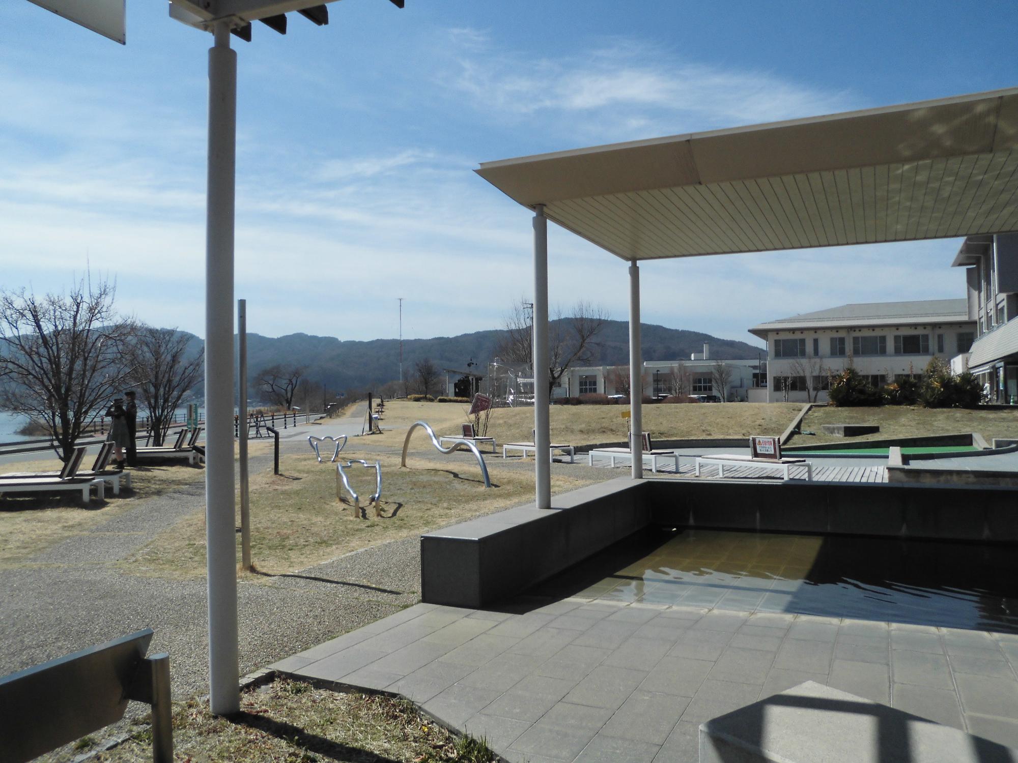 諏訪湖ハイツの外