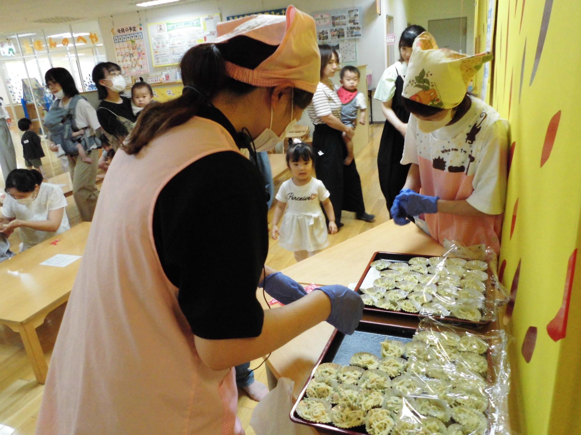 試食をしようとしているところ