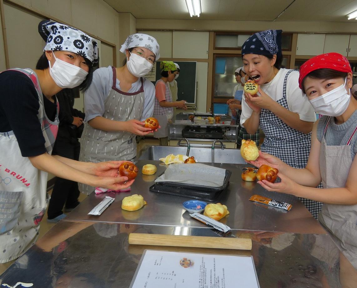 手作り感満載！トトロ☆アンパンマンのパン美味しく焼けました。