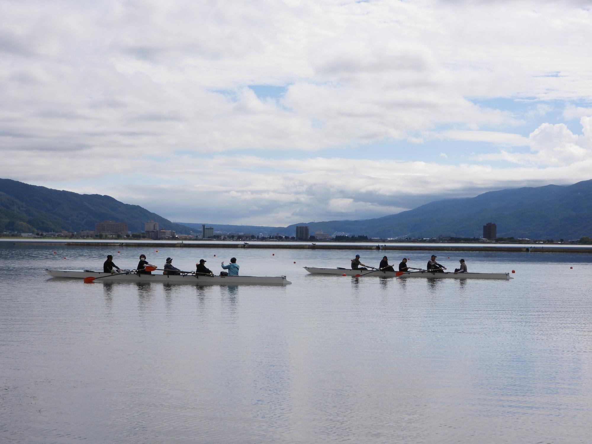 諏訪湖ならでは！ボート体験。