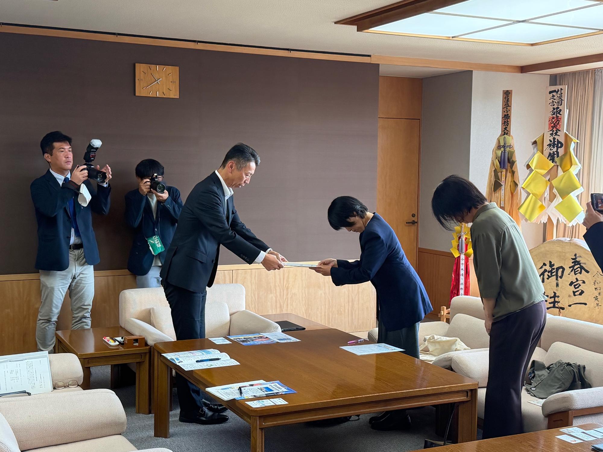 諏訪養護学校要望書提出