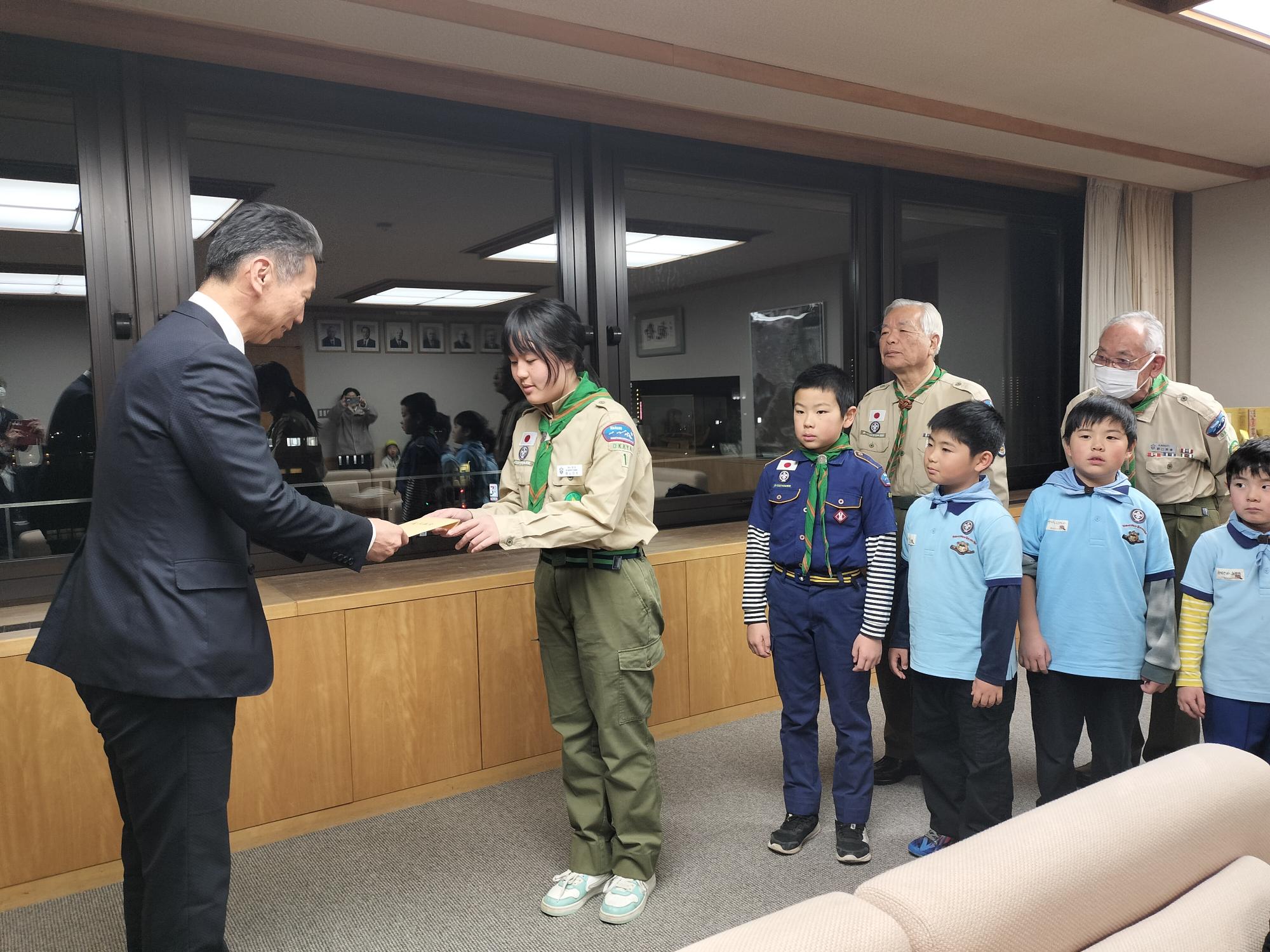 ボーイスカウト歳末助け合い共同募金寄附